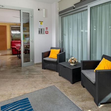 Residence Marzia Rimini Zewnętrze zdjęcie