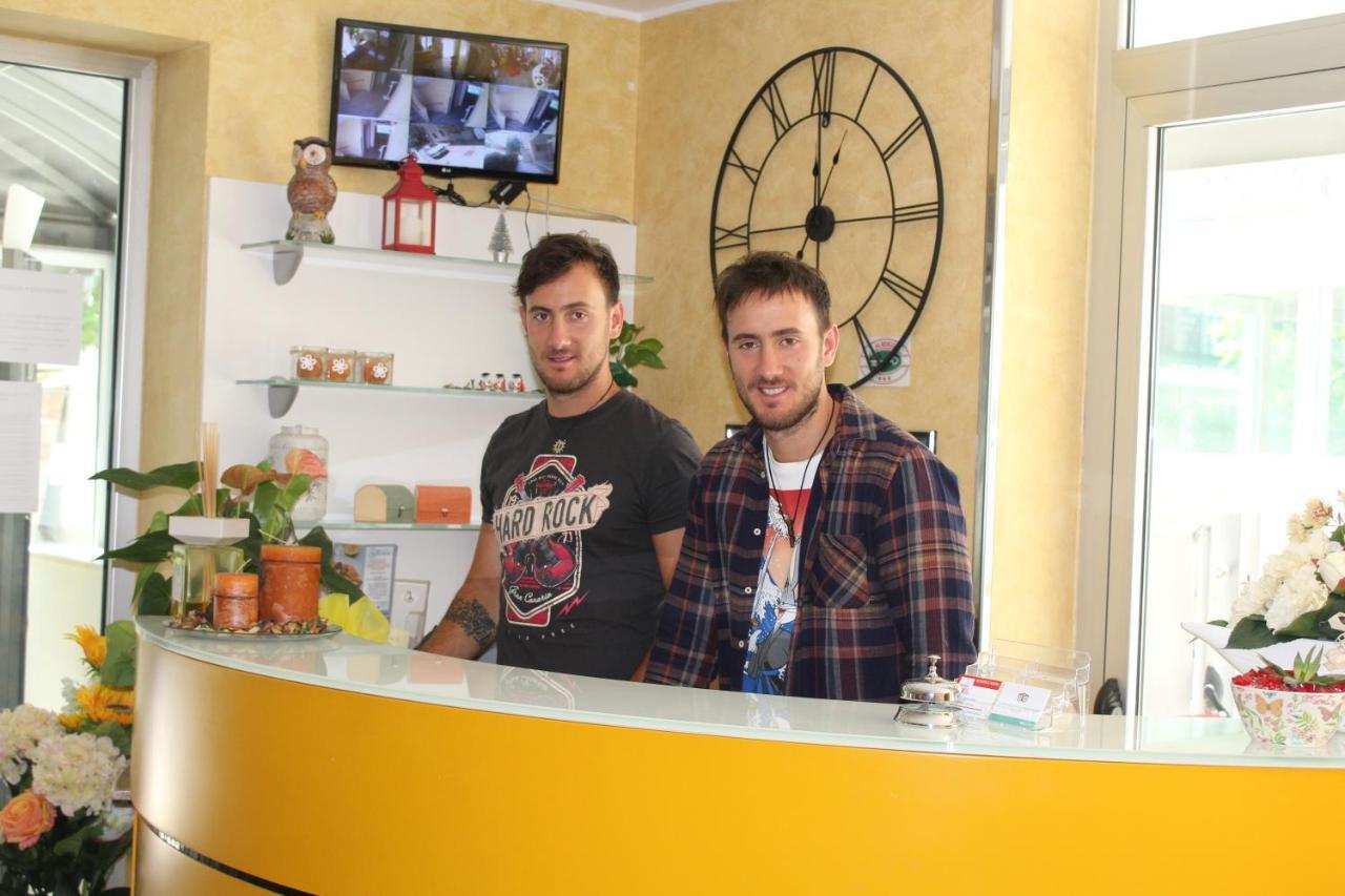 Residence Marzia Rimini Zewnętrze zdjęcie