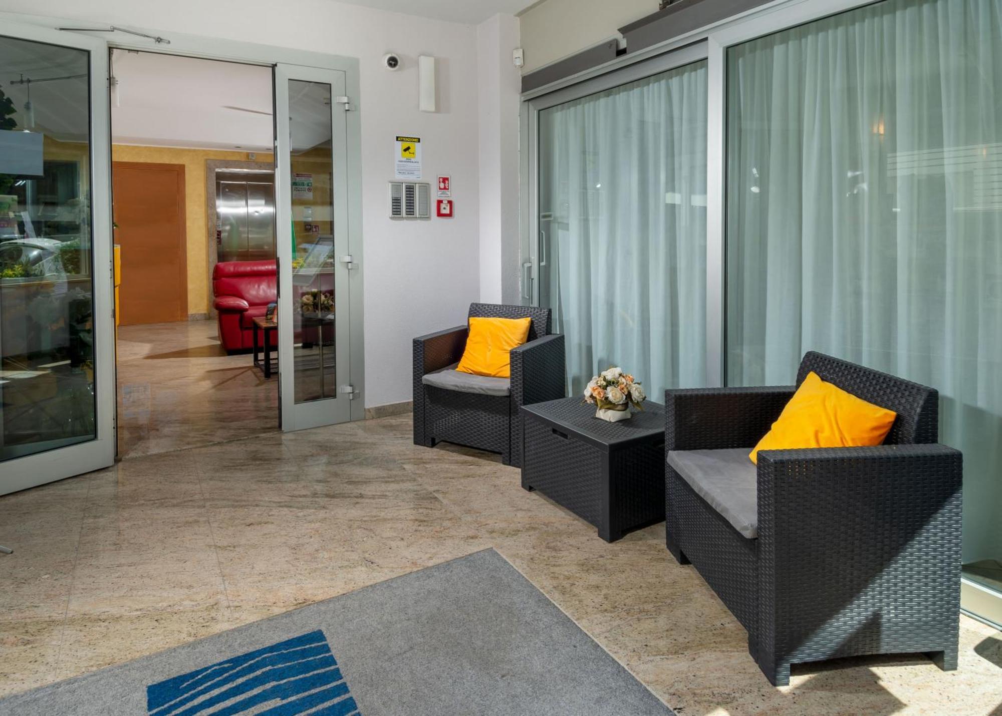 Residence Marzia Rimini Zewnętrze zdjęcie