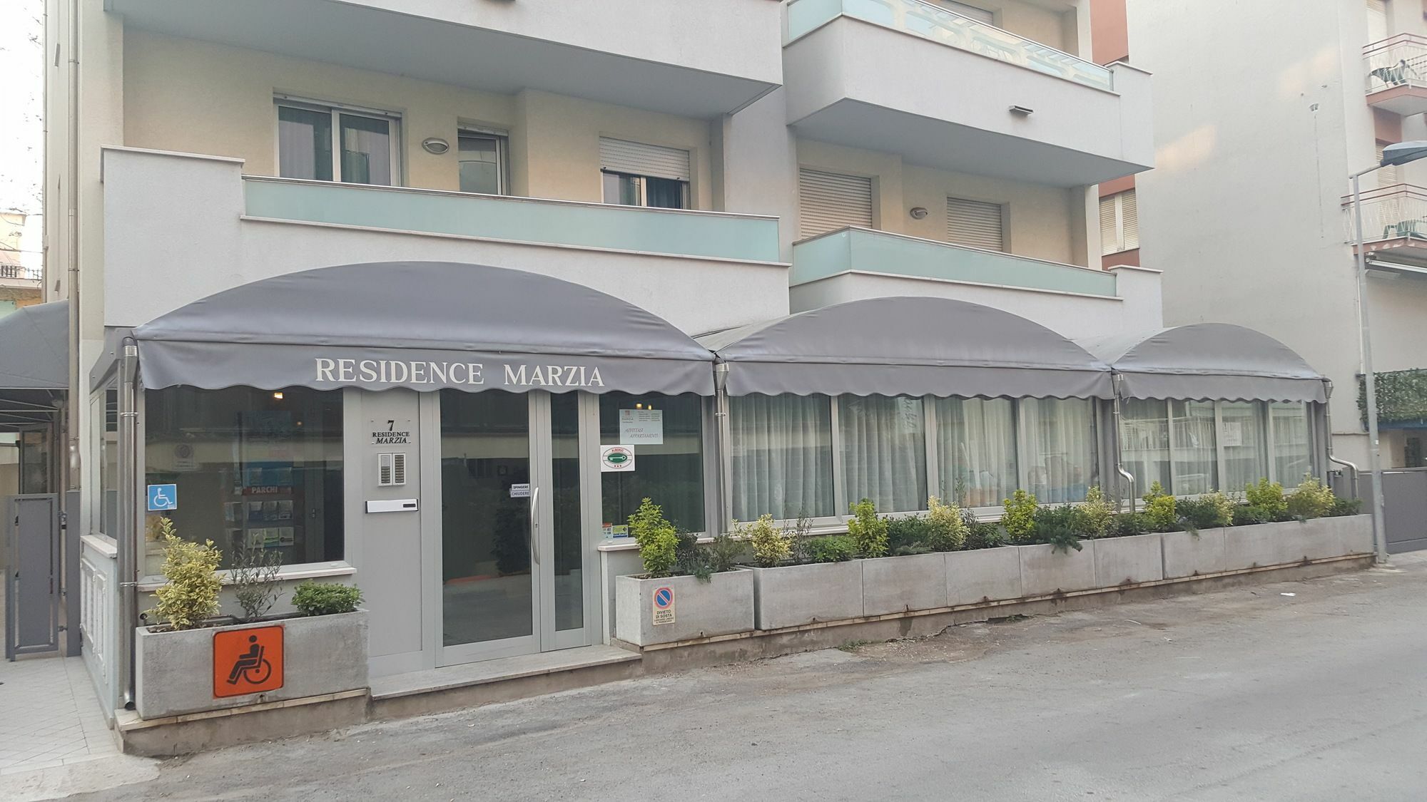 Residence Marzia Rimini Zewnętrze zdjęcie